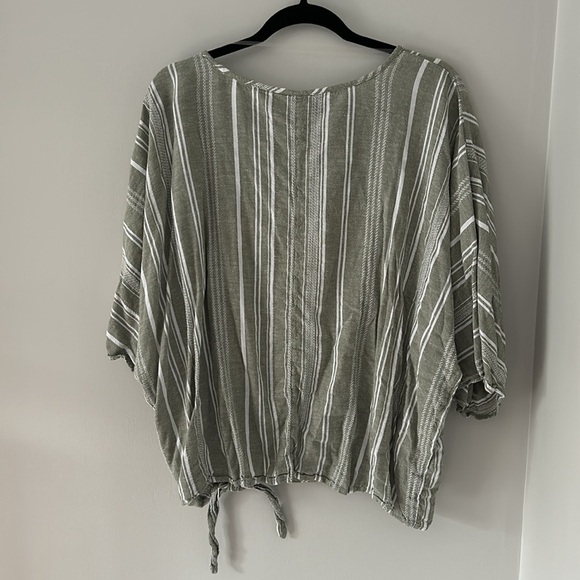 Tie front top - Picture 4 of 4